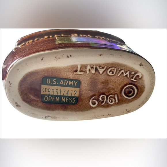 Vintage 1869-1969 JW Dant Ceramic Whiskey Decanter Fort Sill Centennial Eagle - Picture 6 of 8